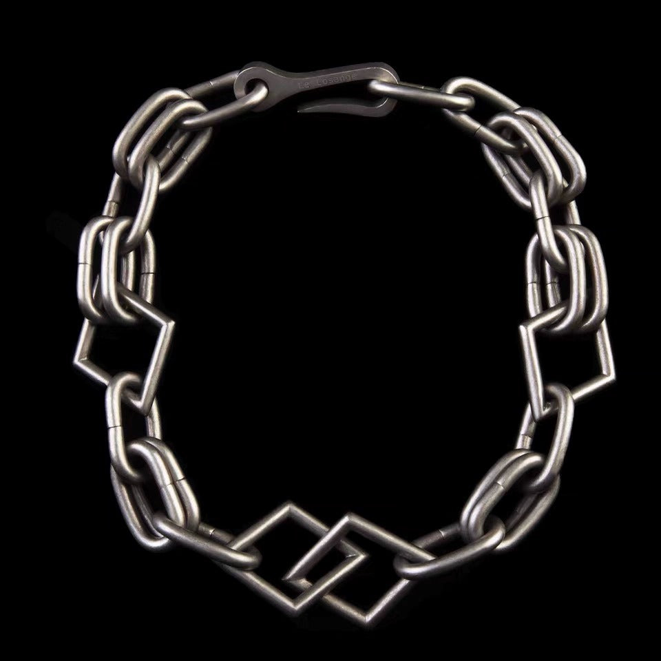 INTERLOCKED DIAMOND CHAIN