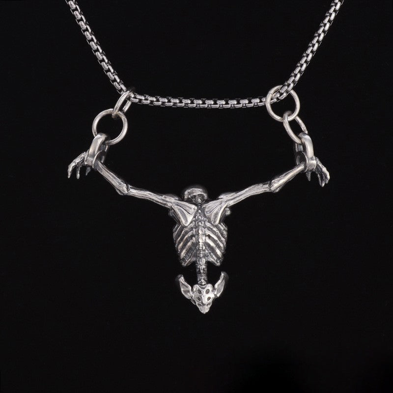 HANGING AROUND SKULL - NECKLACE